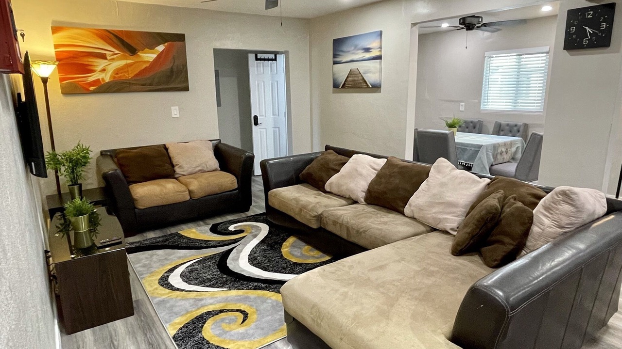 Photo of Livingroom in Corridor