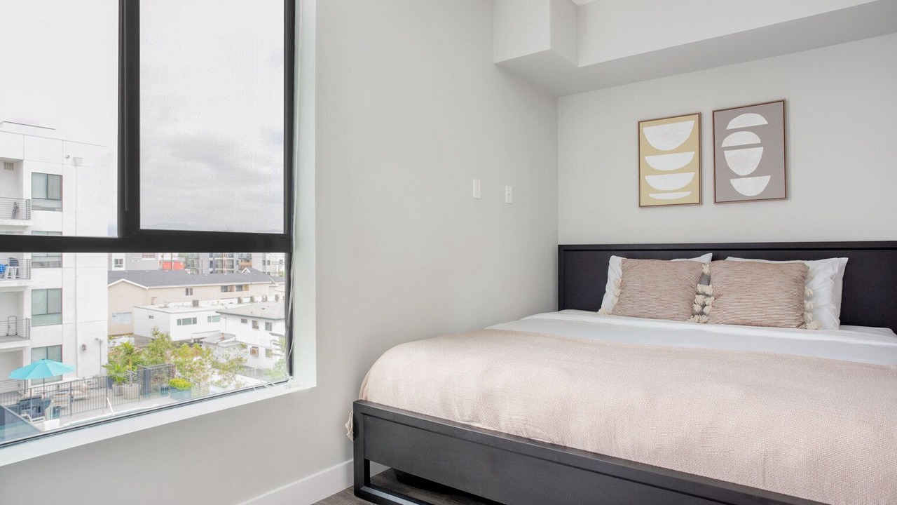 Photo of Bedroom in NoHo Arts District