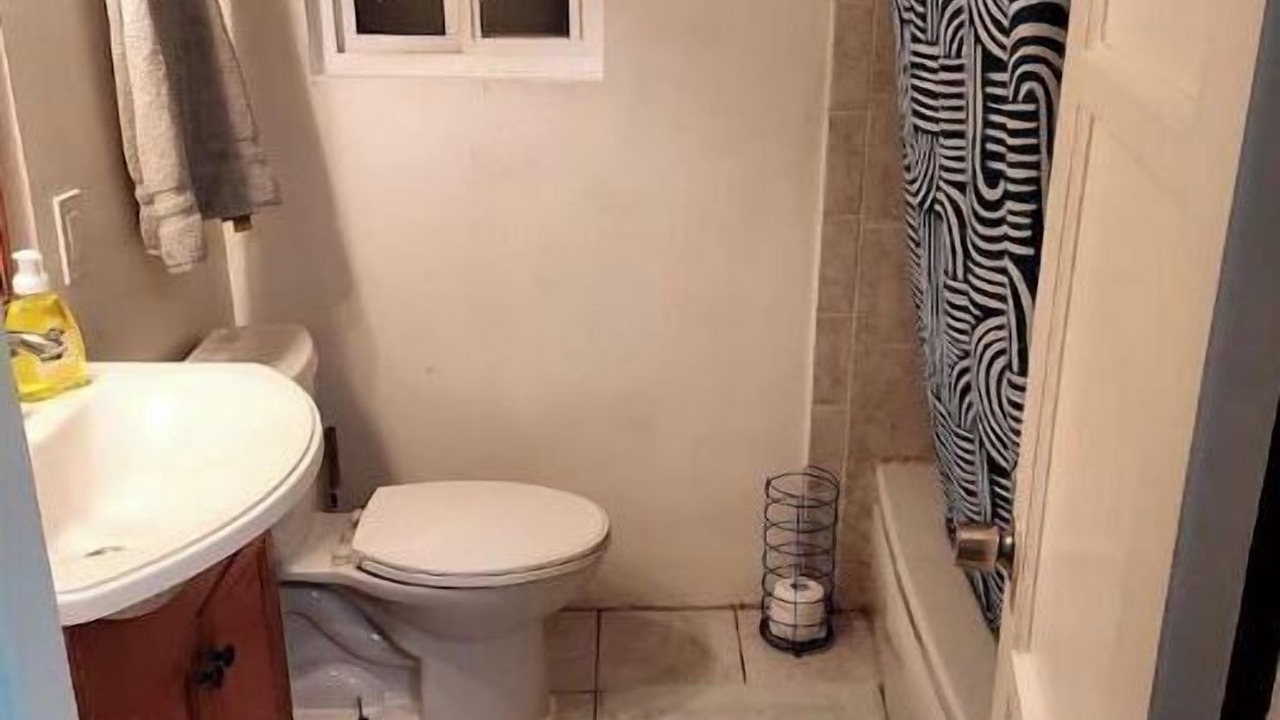 Photo of Bathroom in San Fernando
