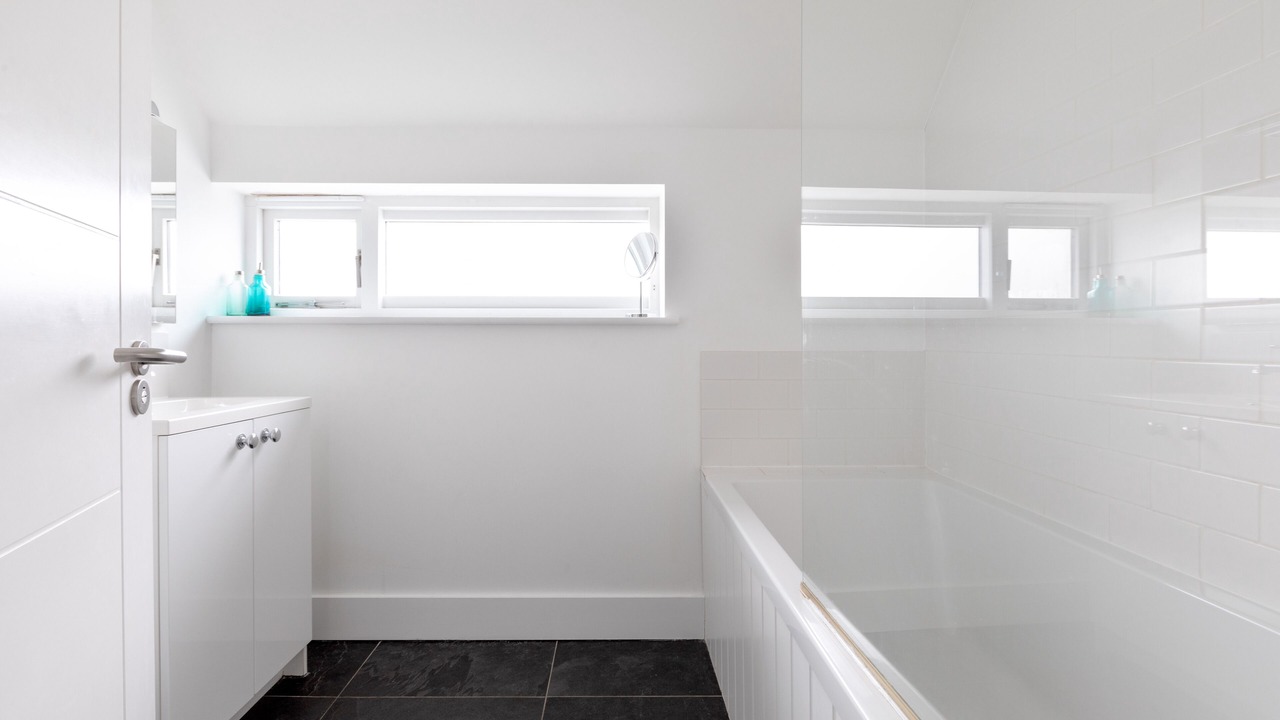 Photo of Bathroom in Polzeath