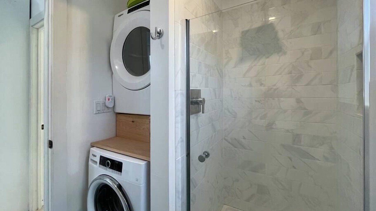 Photo of Bathroom in North Oak Park