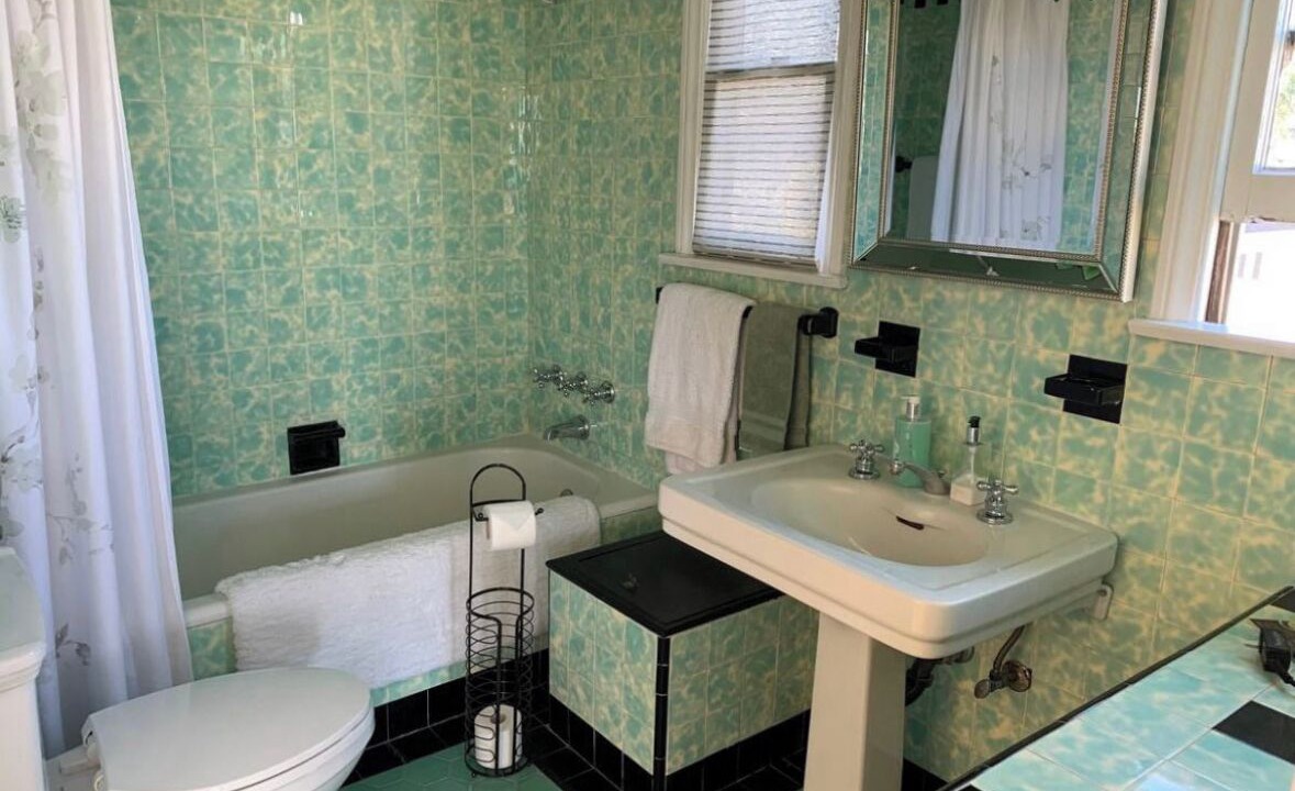 Photo of Bathroom in Northwest San Pedro