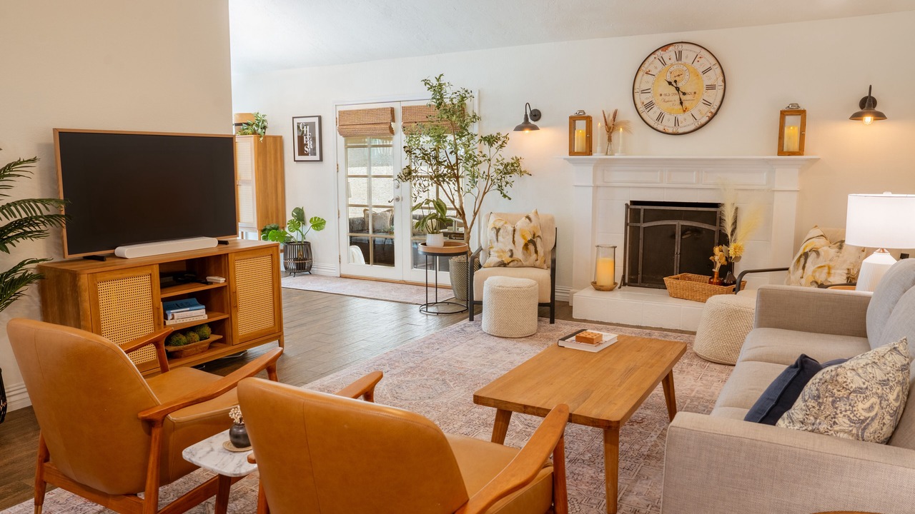Photo of Livingroom in Tustin