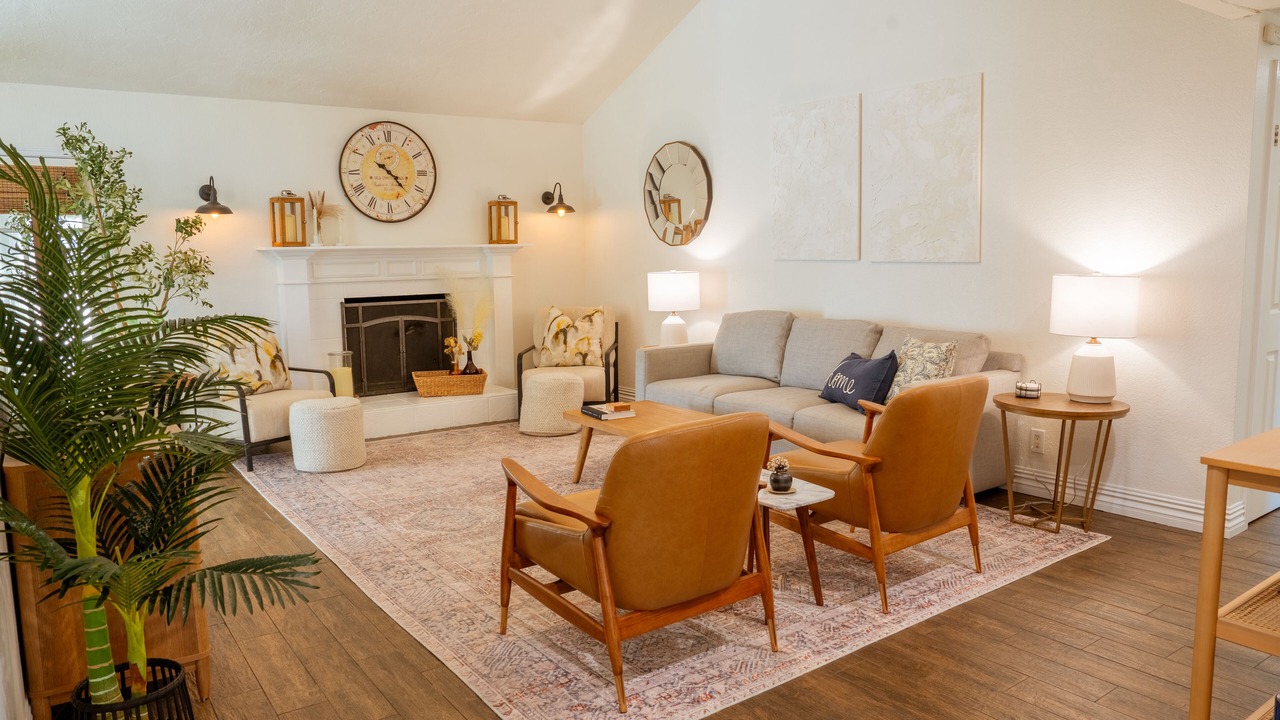 Photo of Livingroom in Tustin