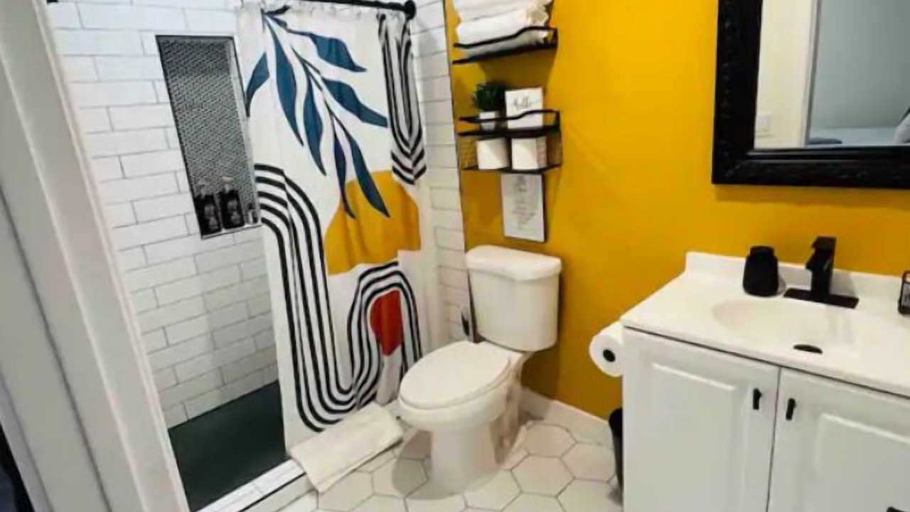 Photo of Bathroom in Estates at Canyon Crest
