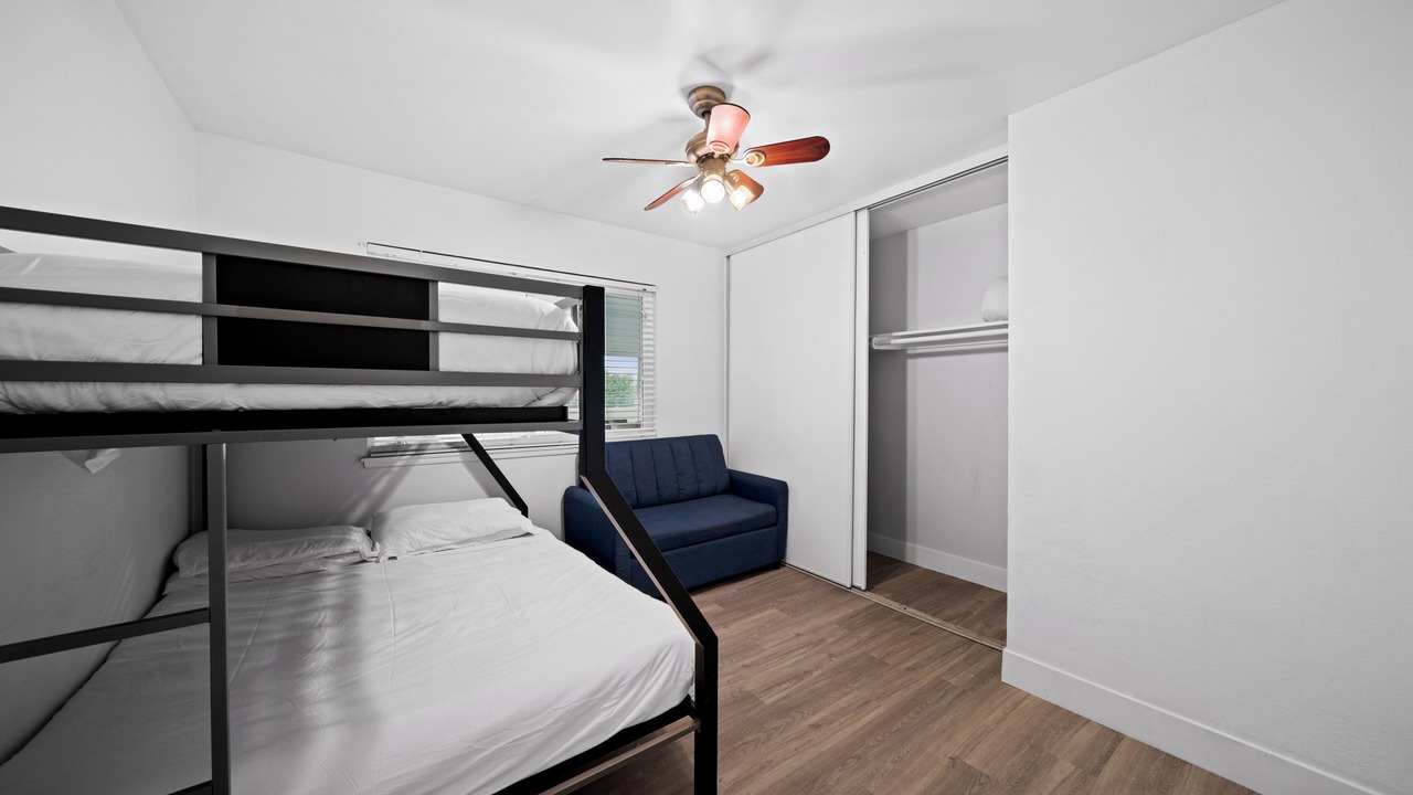 Photo of Bedroom in Orange