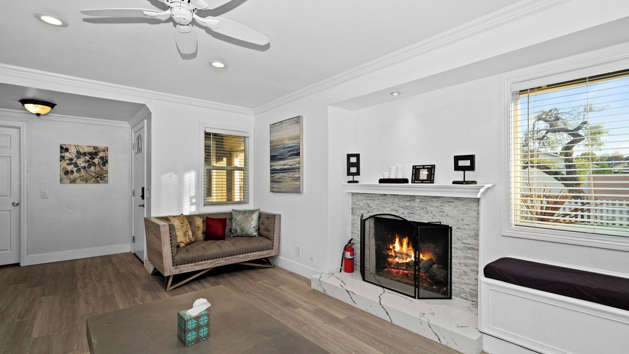 Photo of Livingroom in Orange