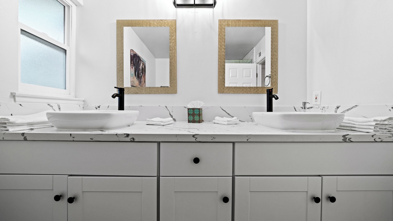Photo of Bathroom in Orange