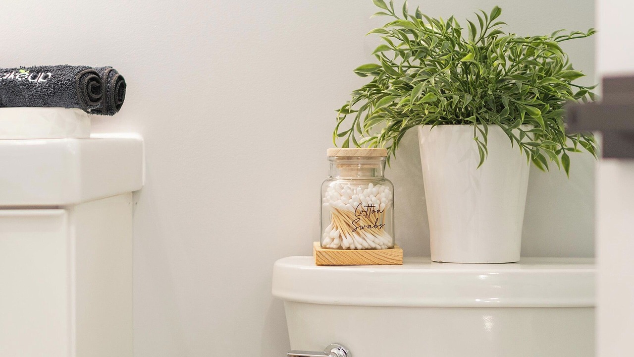 Photo of Bathroom in Del Aire