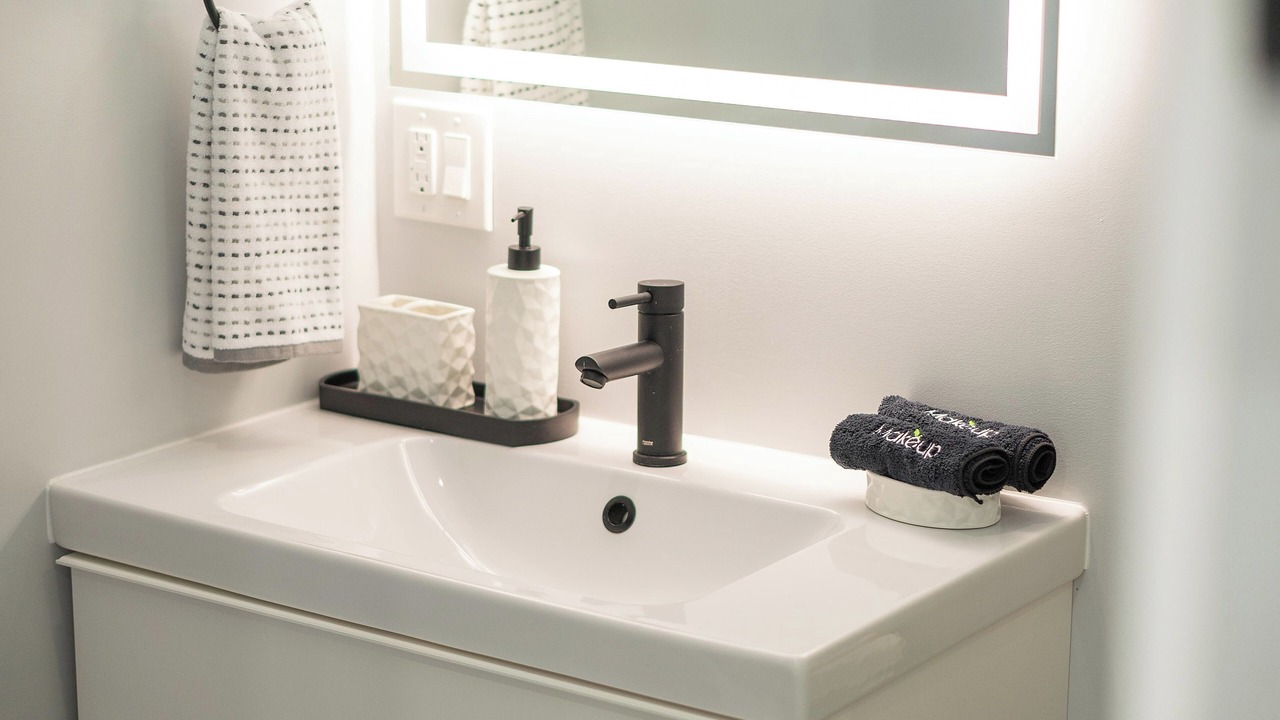 Photo of Bathroom in Del Aire