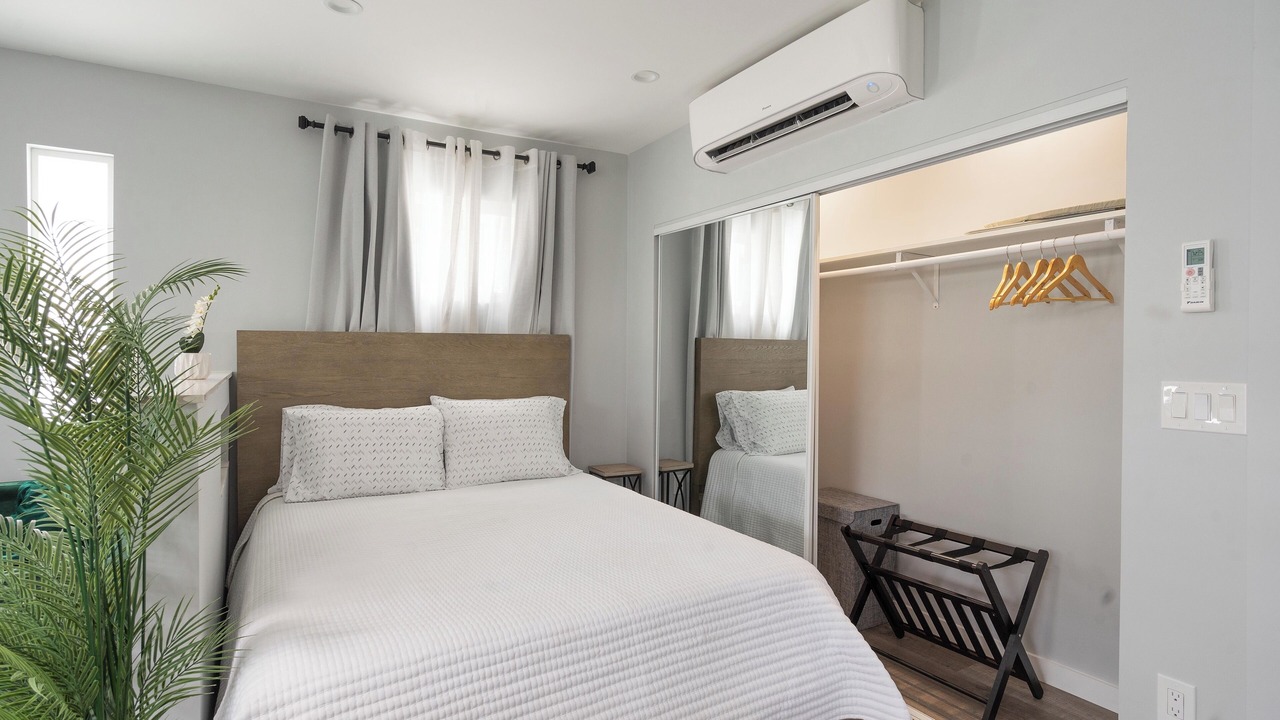 Photo of Bedroom in Del Aire