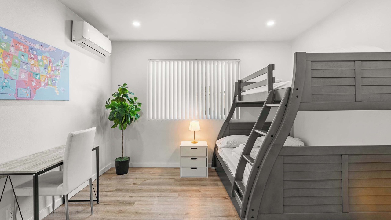 Photo of Bedroom in Altadena
