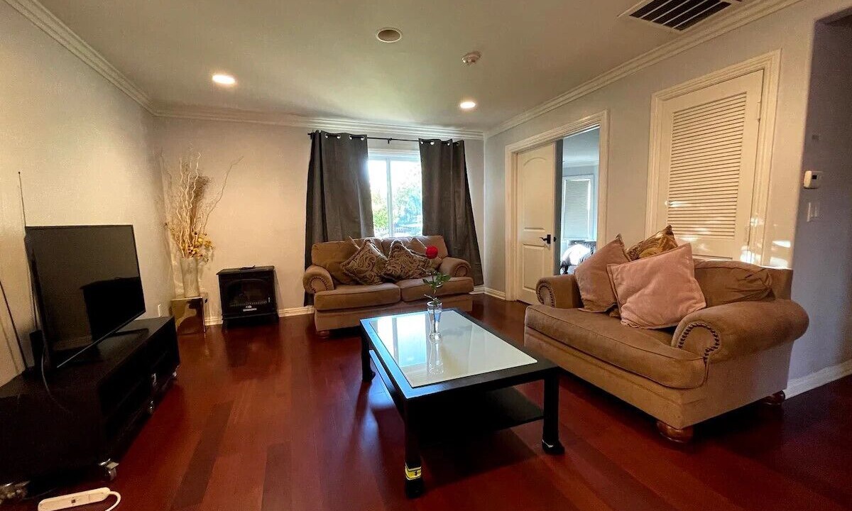Photo of Livingroom in Montebello