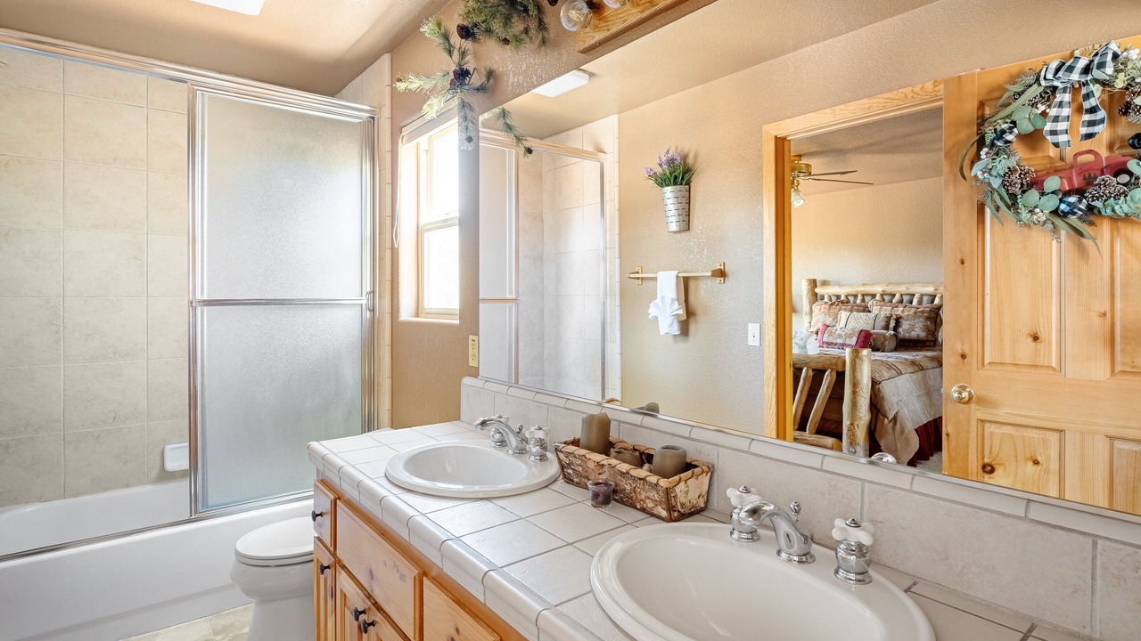 Photo of Bathroom in Castle Glen Estates