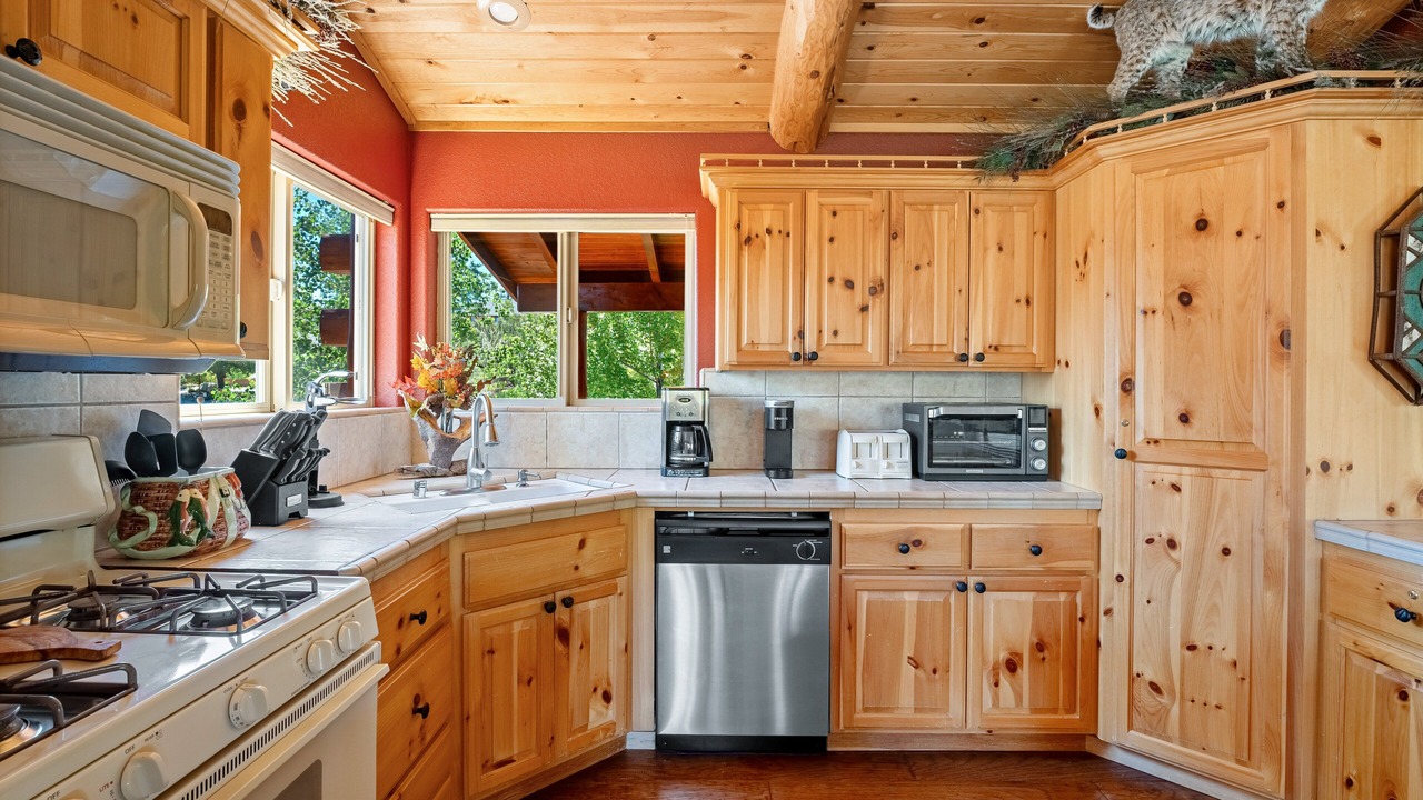 Photo of Kitchen in Castle Glen Estates