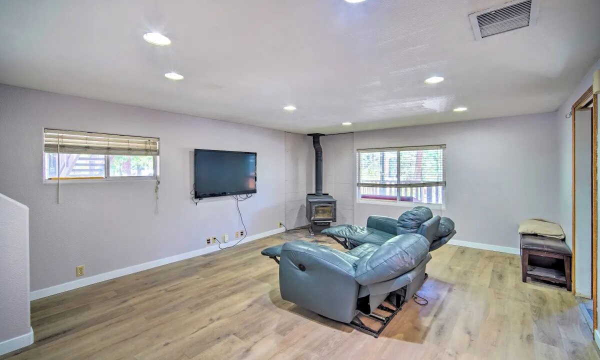 Photo of Bedroom in Wrightwood