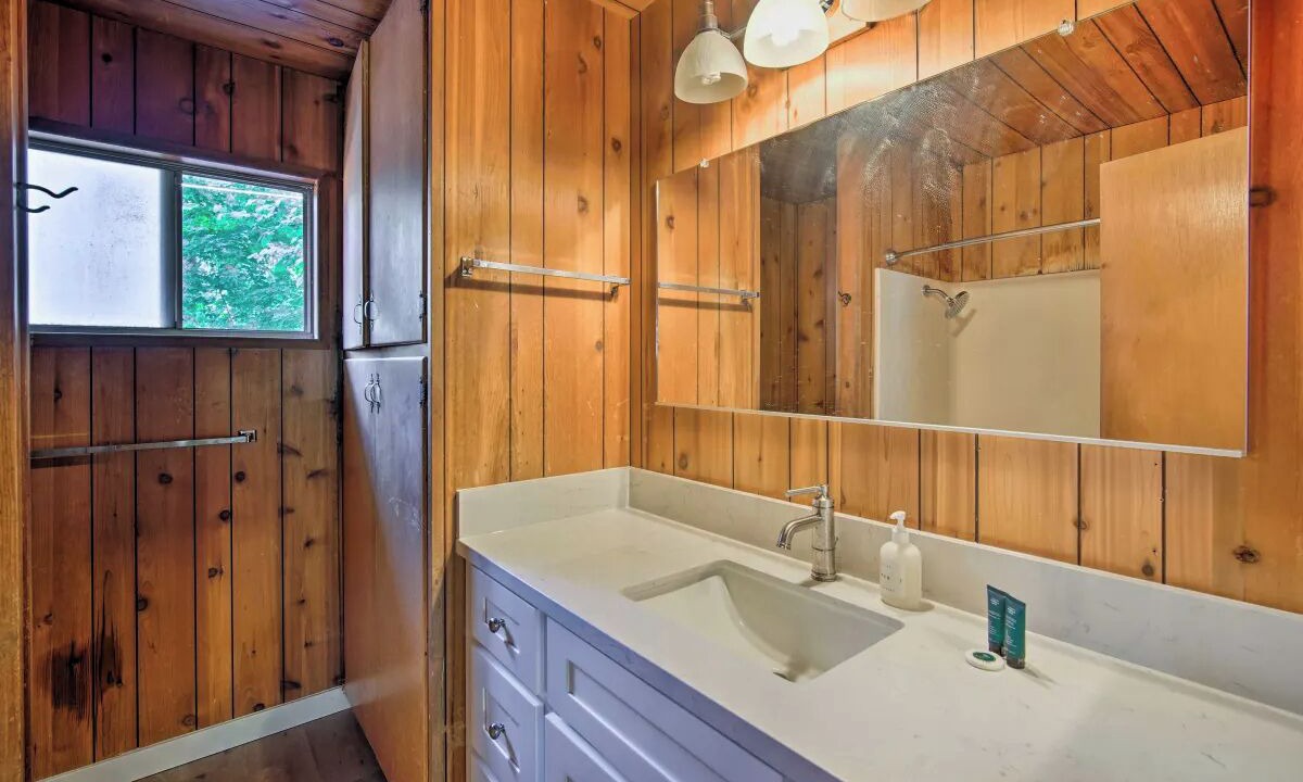 Photo of Bathroom in Wrightwood