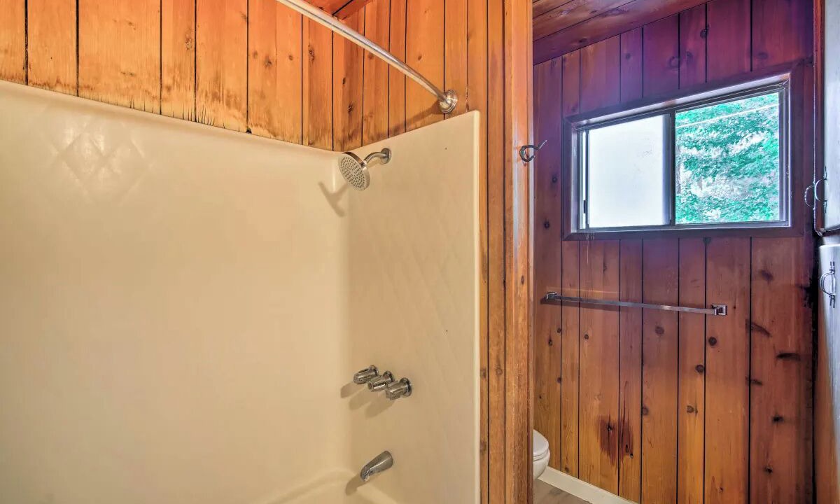 Photo of Bathroom in Wrightwood