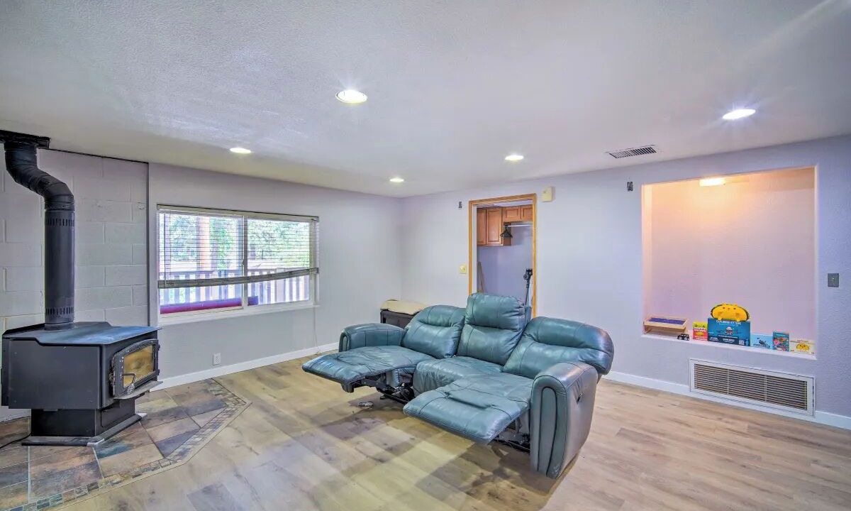 Photo of Bedroom in Wrightwood