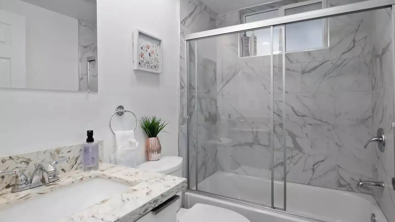 Photo of Bathroom in Downtown Los Angeles