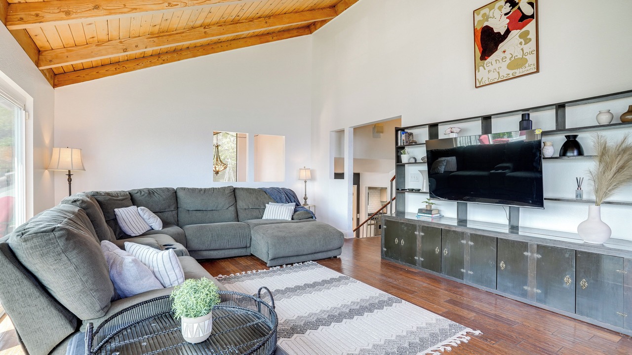 Photo of Livingroom in Santa Paula