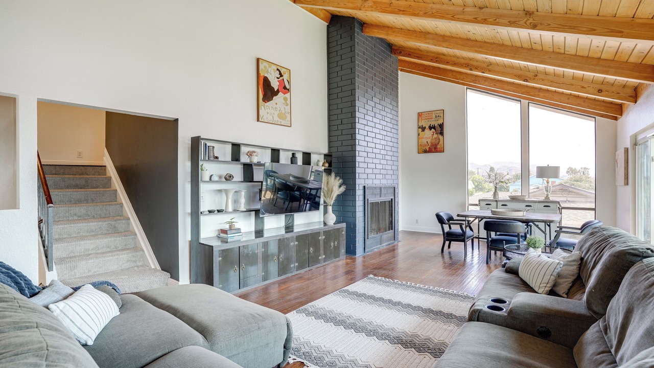 Photo of Livingroom in Santa Paula