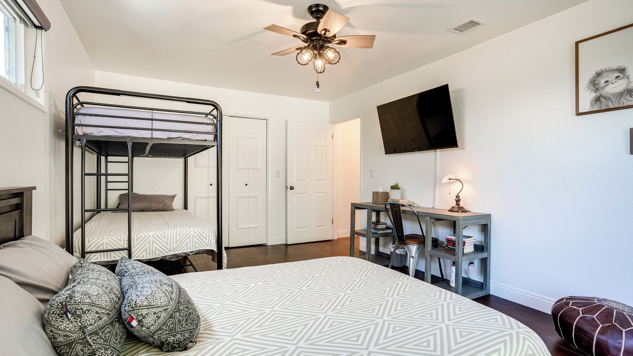 Photo of Bedroom in Santa Paula