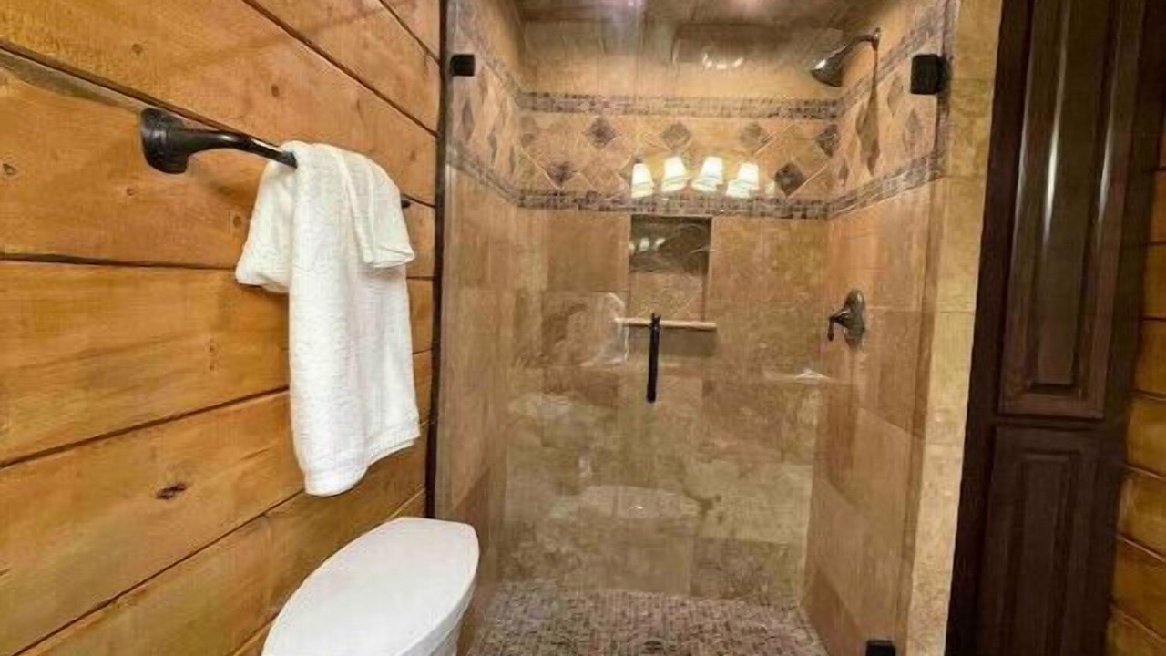 Photo of Bathroom in Wrightwood