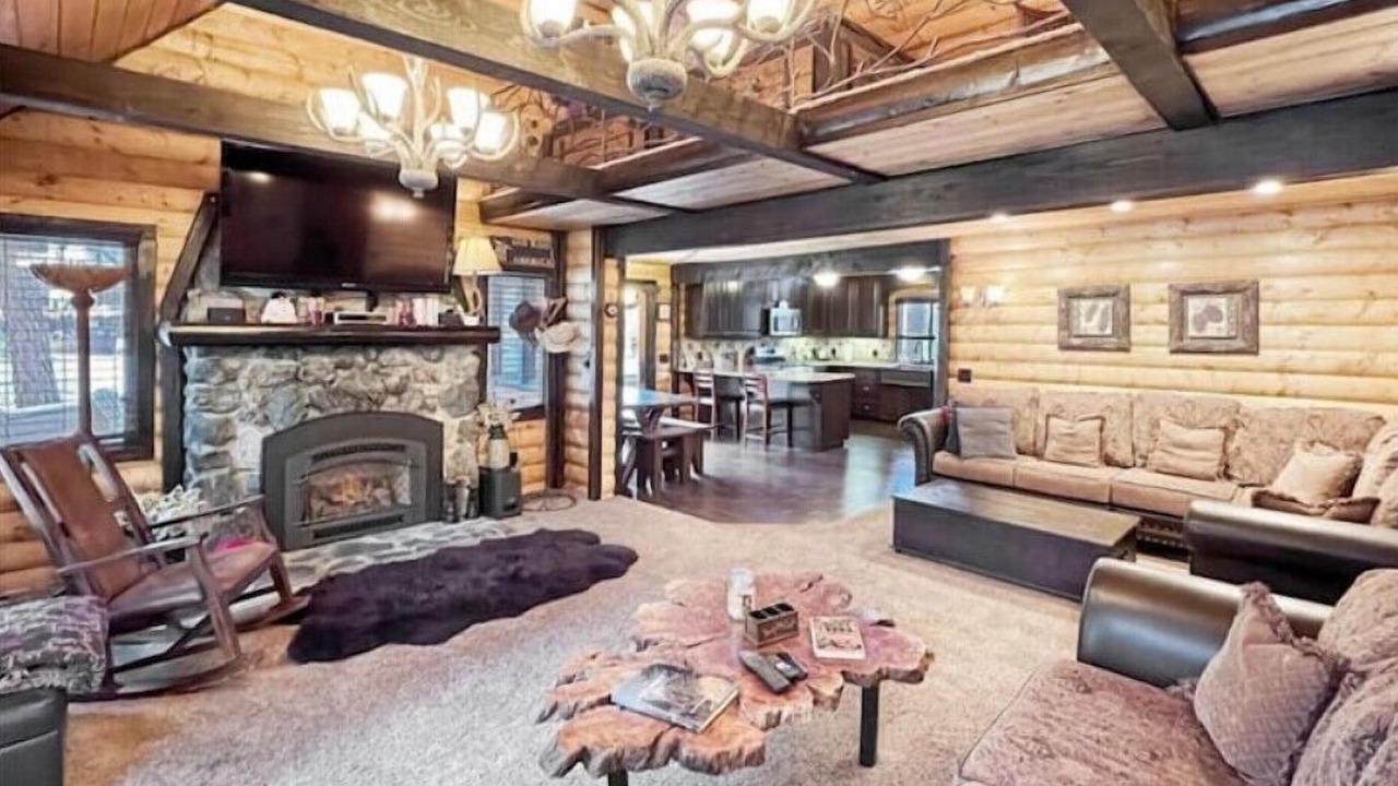 Photo of Livingroom in Wrightwood