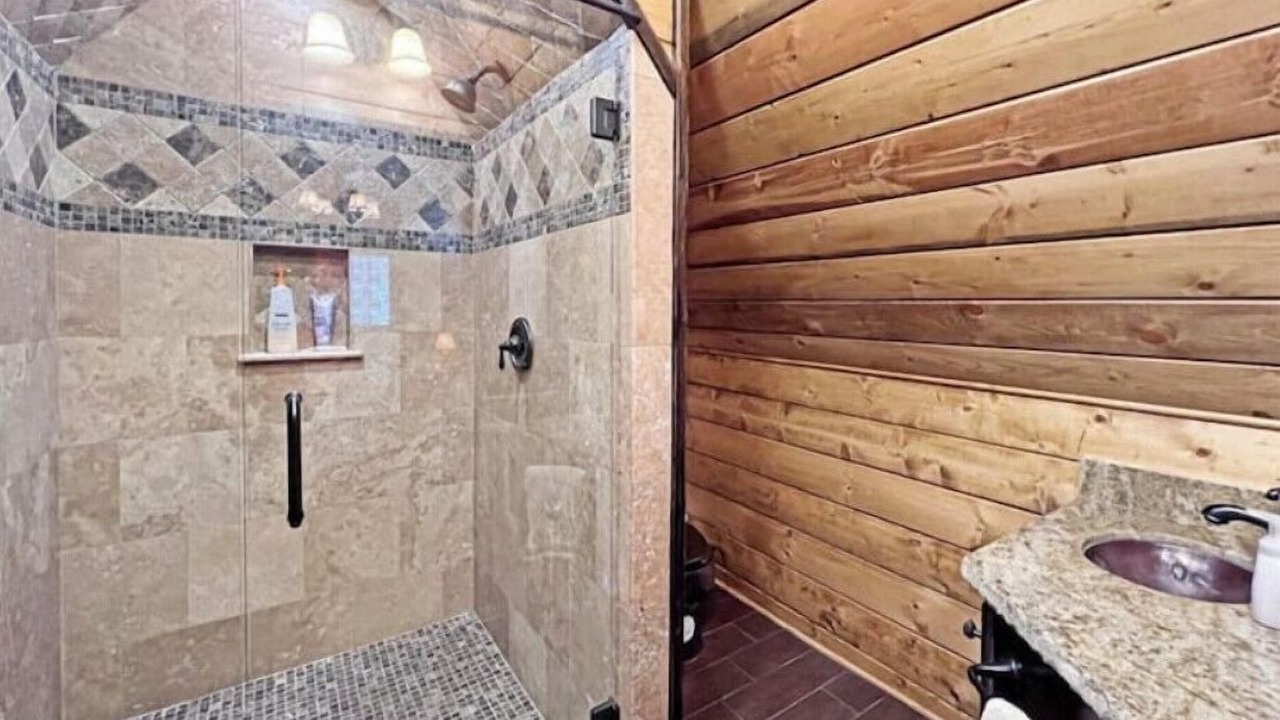 Photo of Bathroom in Wrightwood
