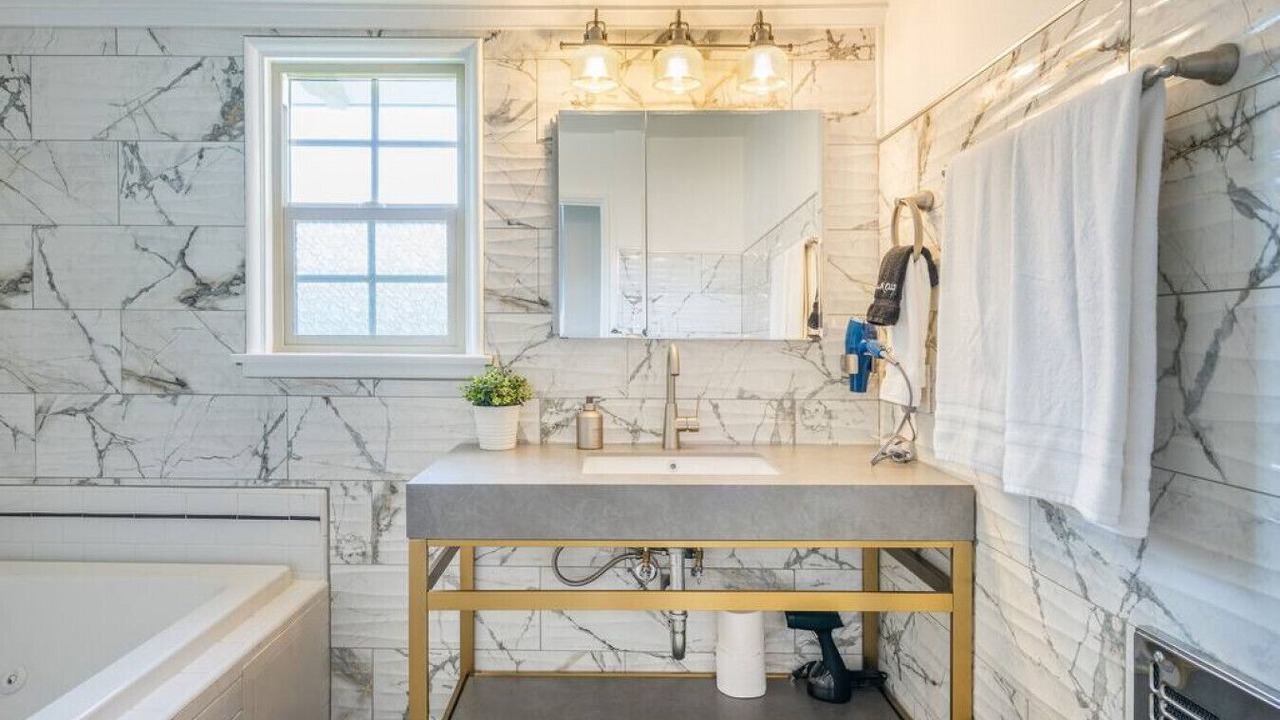 Photo of Bathroom in South Wrigley