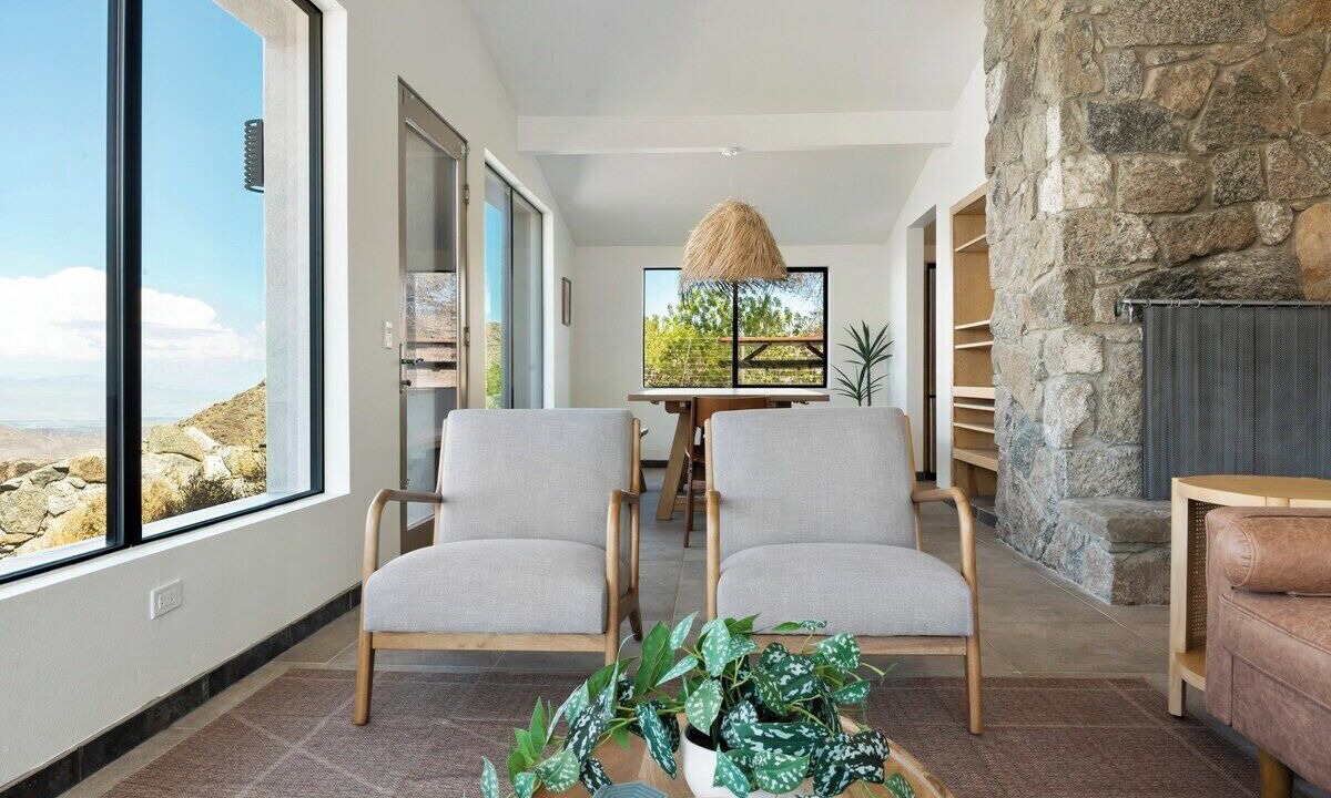 Photo of Livingroom in Mountain Center