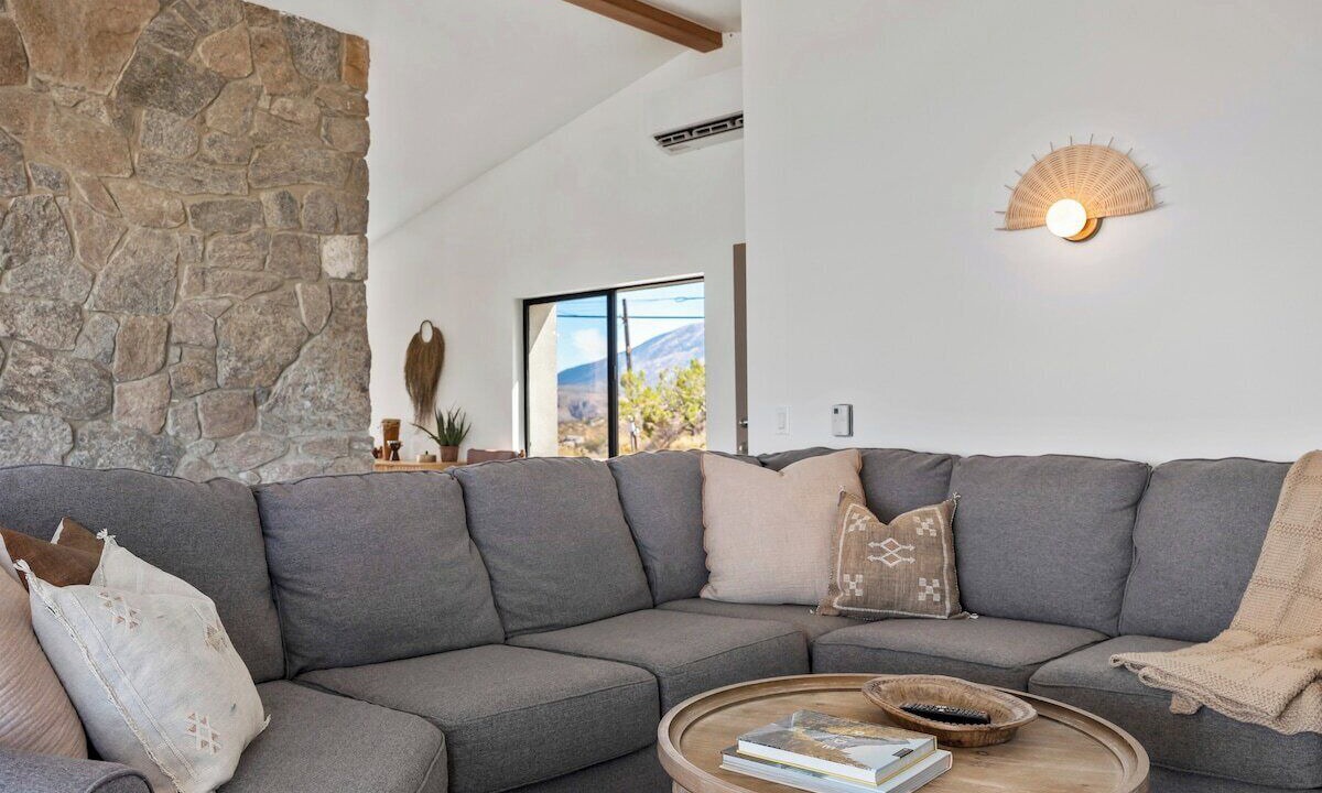 Photo of Livingroom in Mountain Center