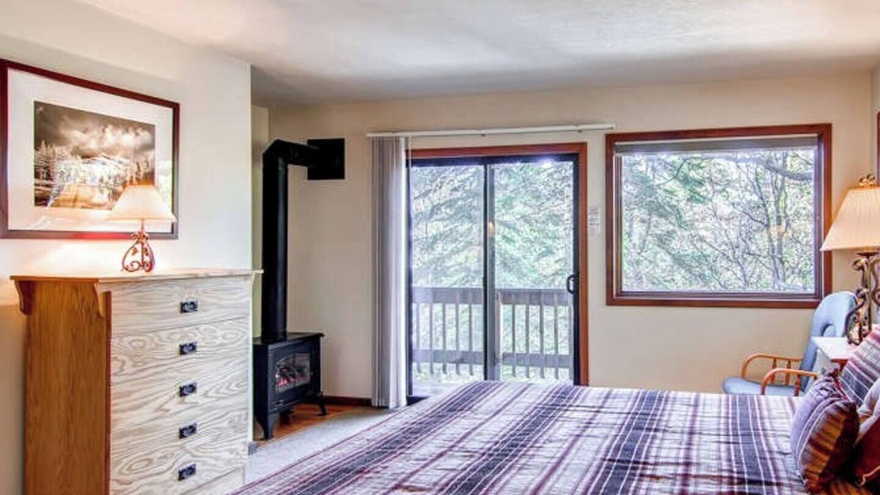 Photo of Bedroom in Yosemite West