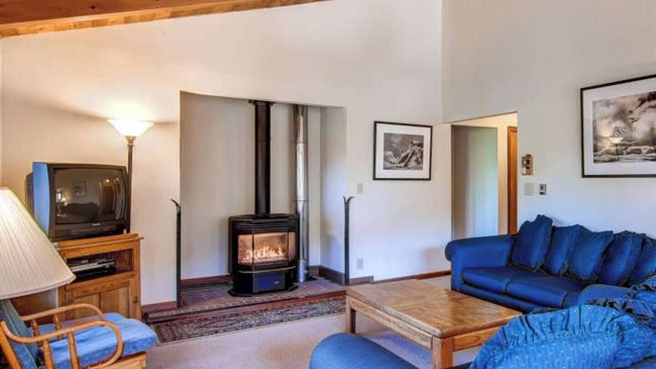 Photo of Livingroom in Yosemite West