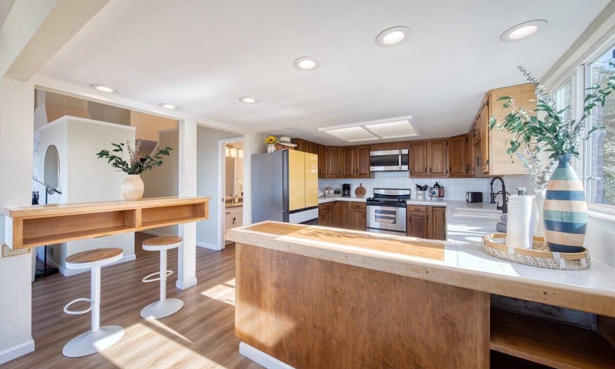Photo of Kitchen in Edgemar - Pacific Manor
