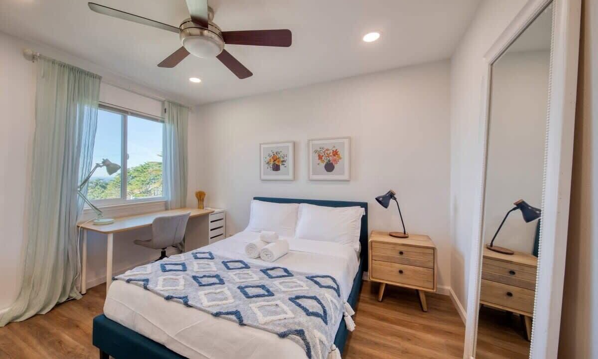 Photo of Bedroom in Edgemar - Pacific Manor