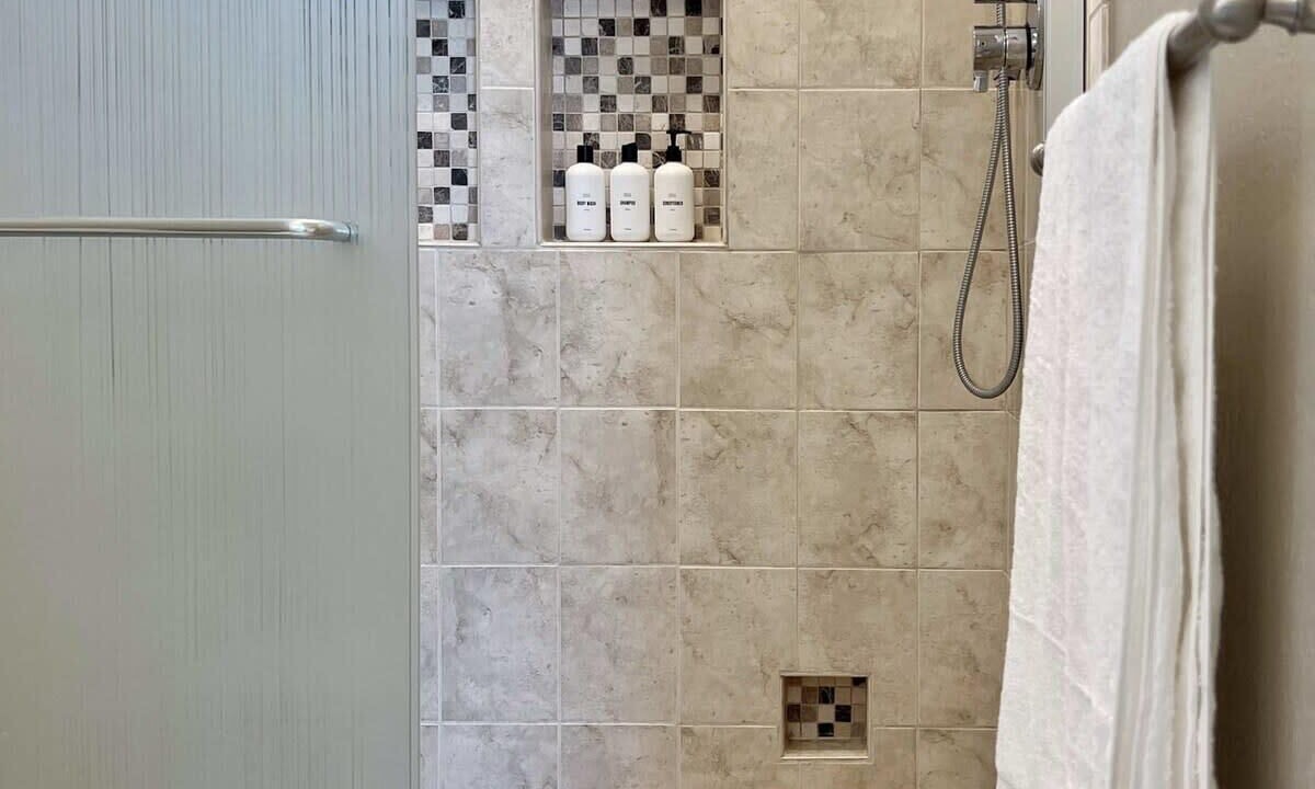 Photo of Bathroom in Edgemar - Pacific Manor