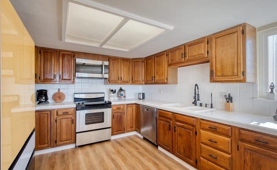 Photo of Kitchen in Edgemar - Pacific Manor
