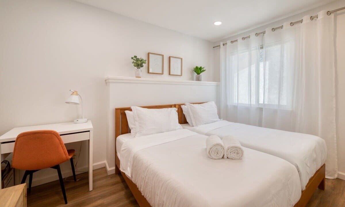 Photo of Bedroom in Edgemar - Pacific Manor