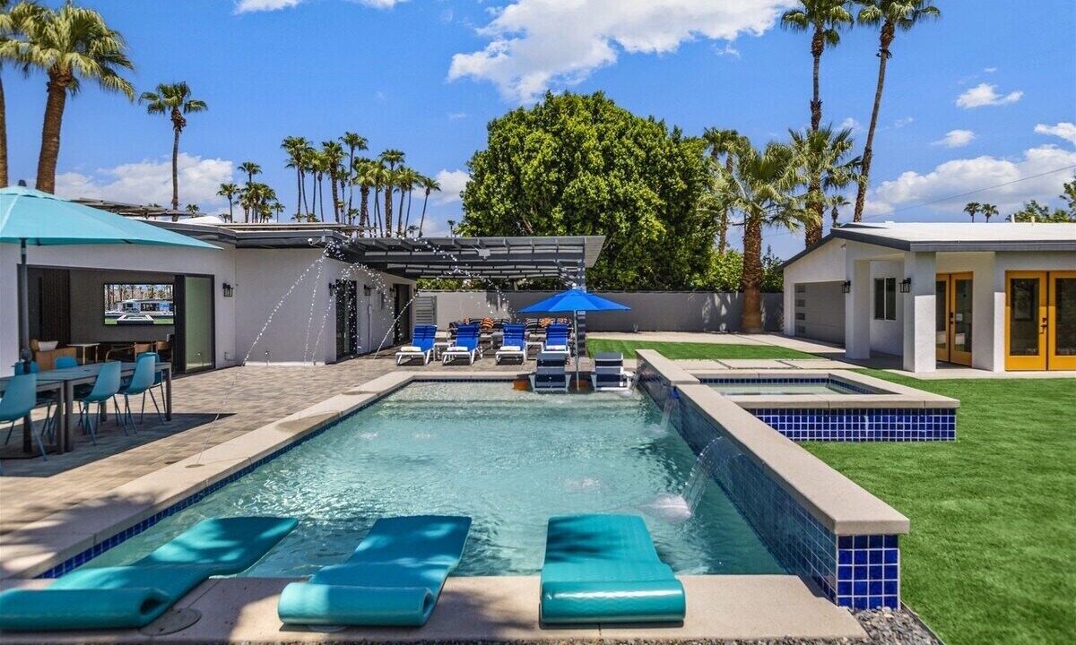 Photo of Outdoor in Warm Sands