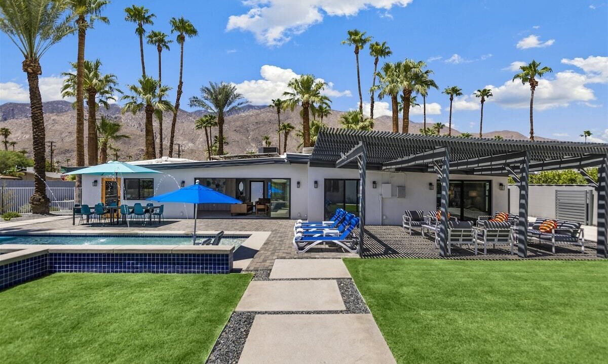 Photo of Outdoor in Warm Sands