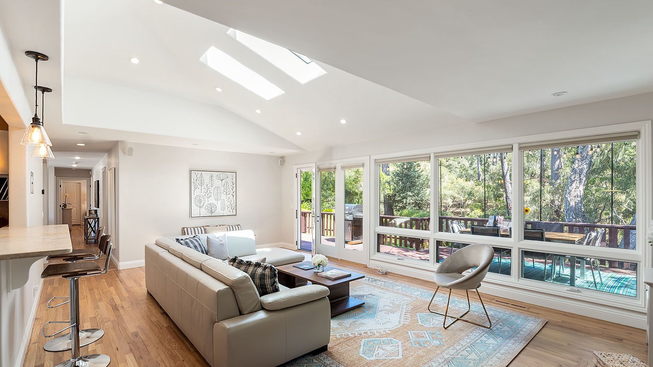 Photo of Bedroom in Del Monte Forest