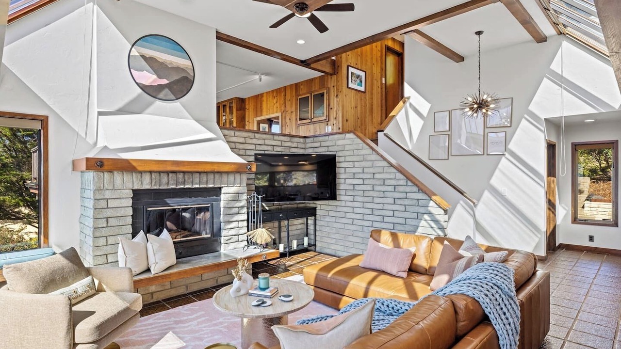 Photo of Livingroom in Carmel Highlands