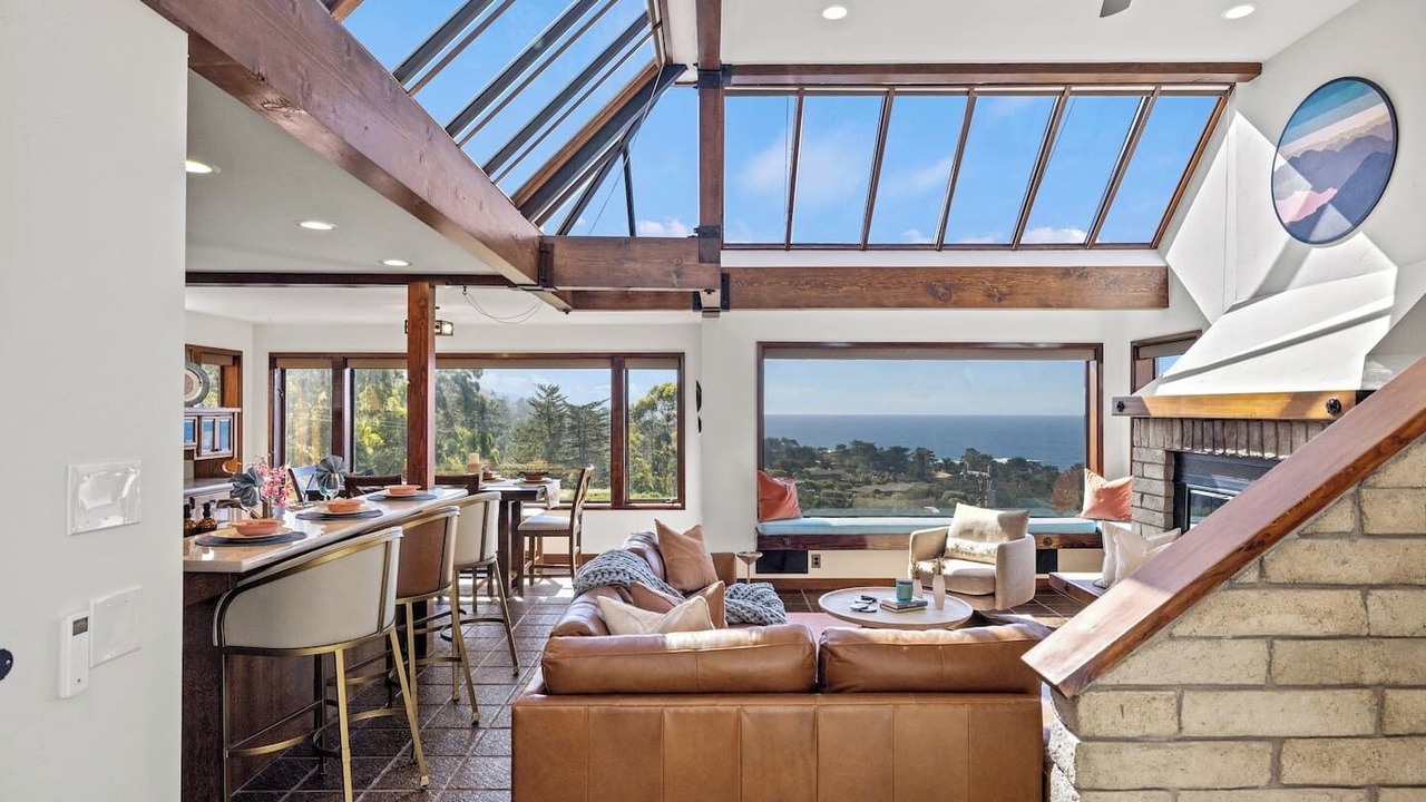 Photo of Livingroom in Carmel Highlands