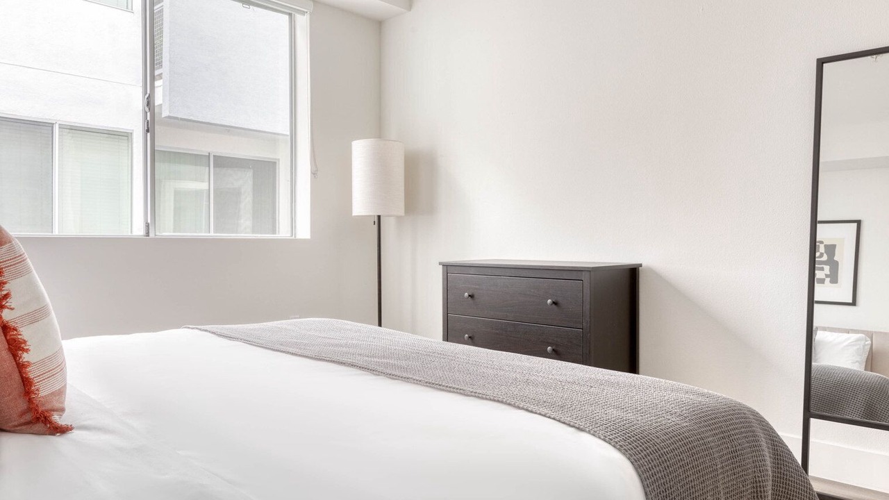 Photo of Bedroom in NoHo Arts District