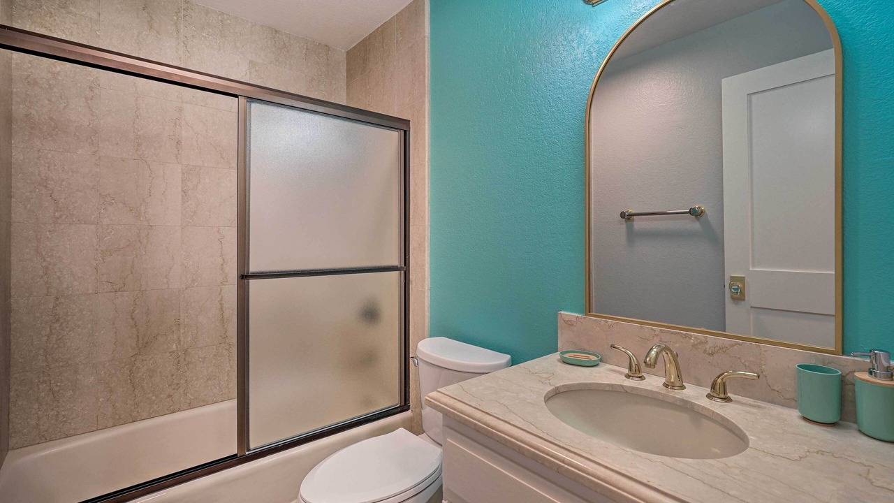 Photo of Bathroom in Edgemar - Pacific Manor
