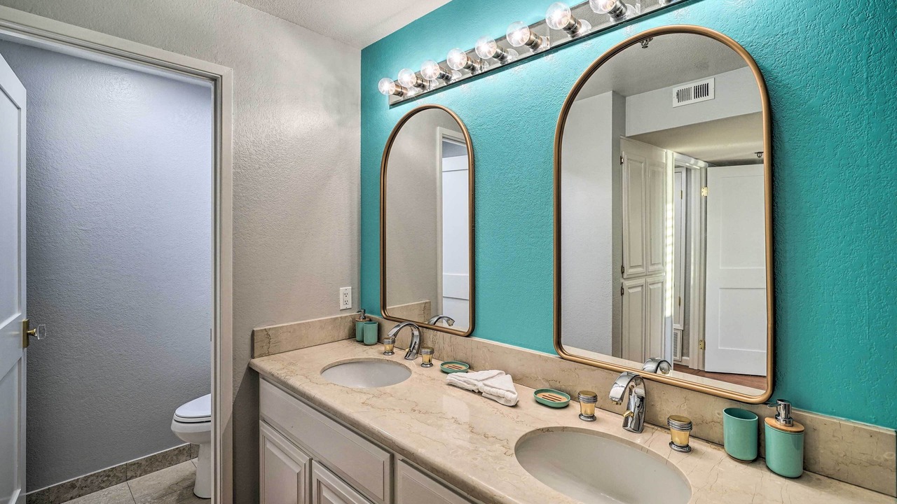 Photo of Bathroom in Edgemar - Pacific Manor