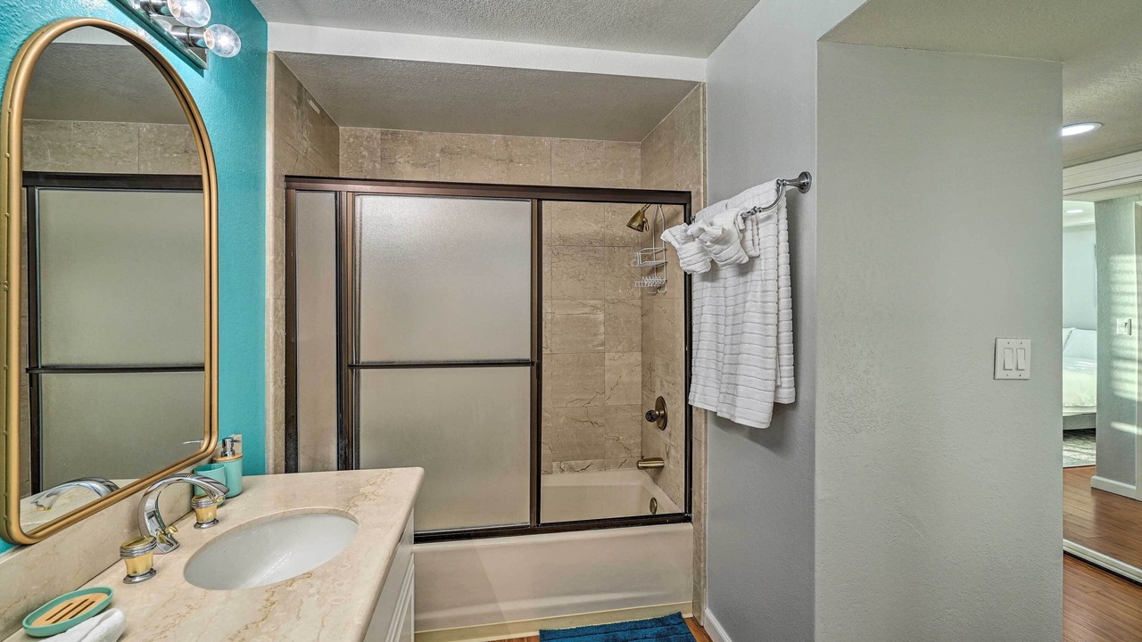 Photo of Bathroom in Edgemar - Pacific Manor
