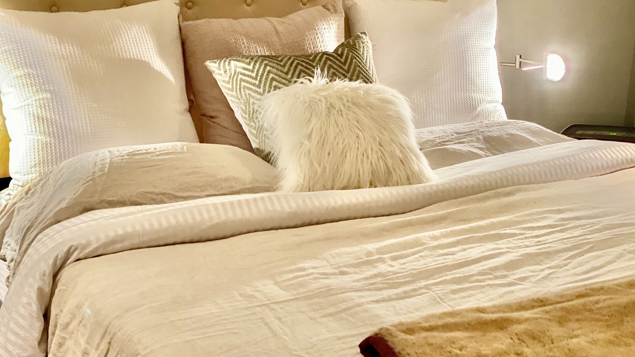Photo of Bedroom in Greater Wilshire - Hancock Park